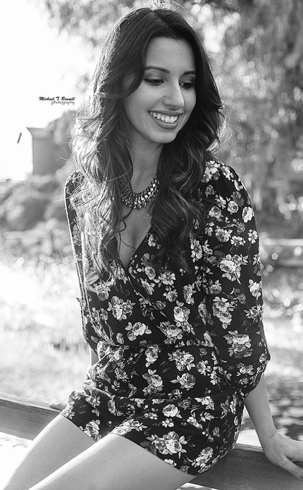 elizabeth_flowertop_b&w1_lowres