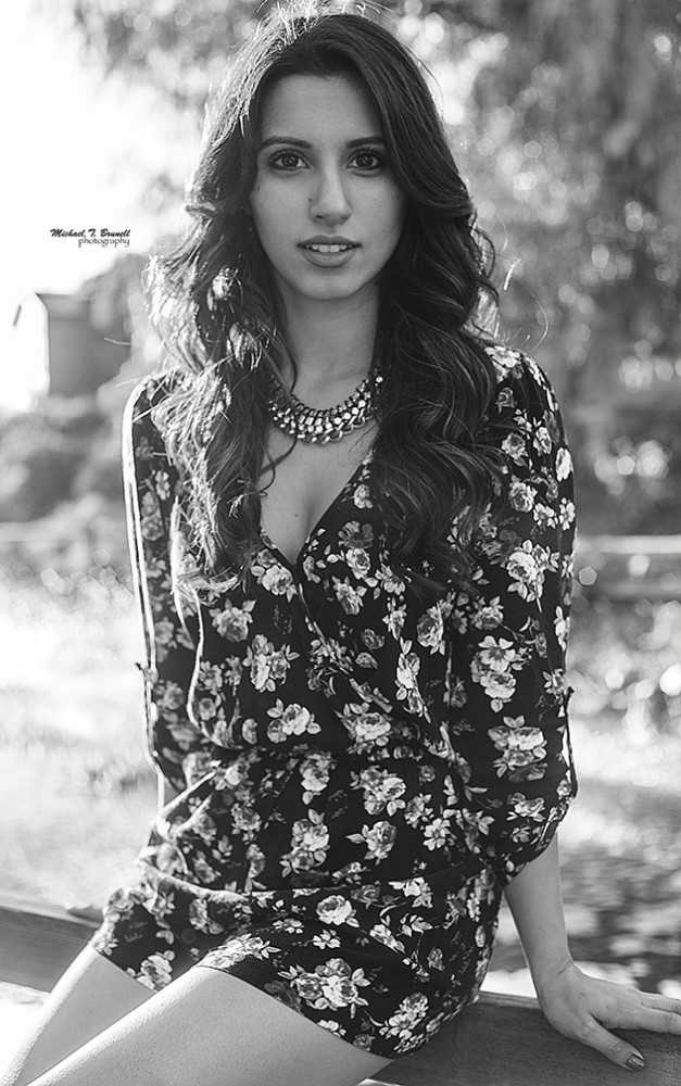 elizabeth_flowertop_b&w2_lowres