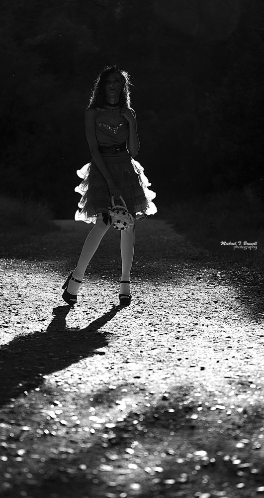 kayla_b&w8_silhouette_lowres