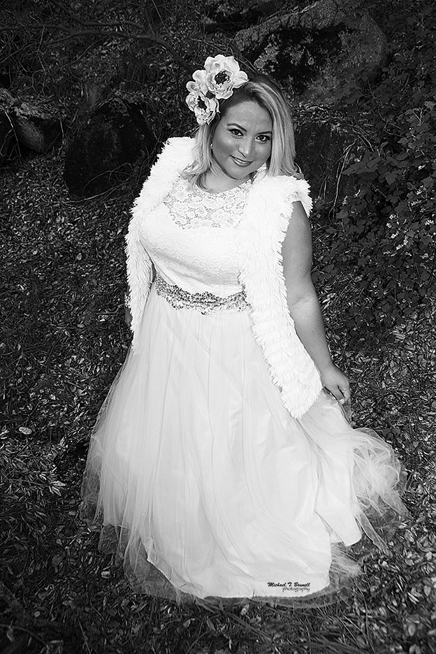 liz_whitedress5_b&w_lowres