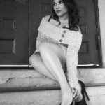 elise_sweater3_bw_highres